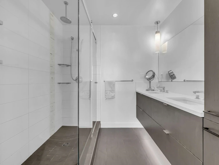 408-1621 Hamilton Avenue, North Vancouver, BC, V7P 0B6 - 20