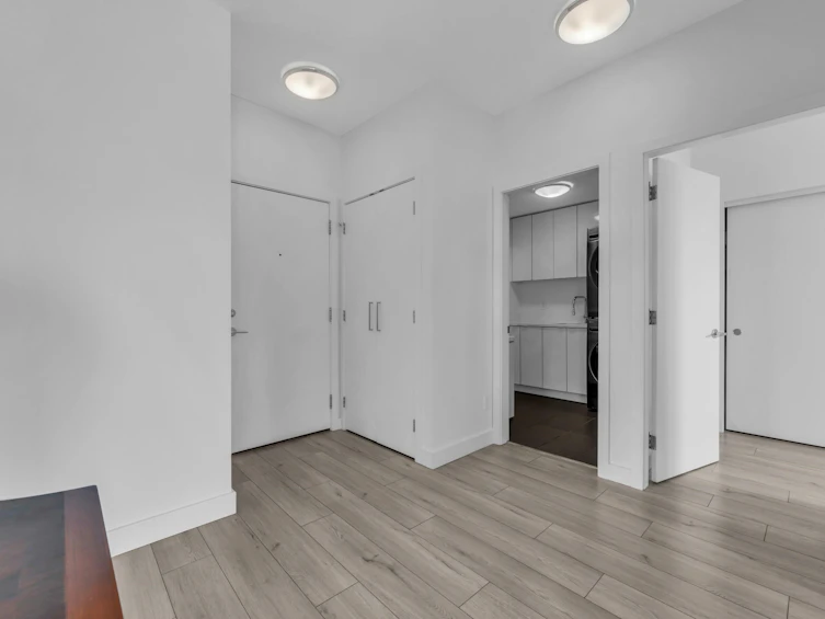 408-1621 Hamilton Avenue, North Vancouver, BC, V7P 0B6 - 3