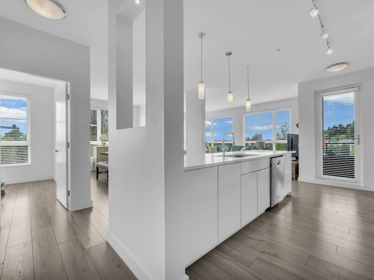 408-1621 Hamilton Avenue, North Vancouver, BC, V7P 0B6 - 5