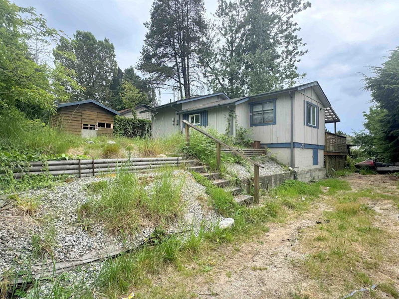 5701 Wharf Avenue, Sechelt BC
