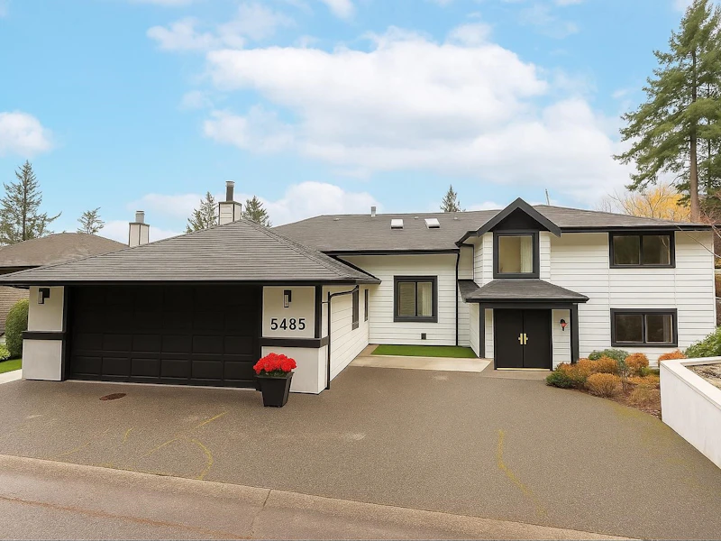 5485 Keith Road, West Vancouver BC V7W 3E1