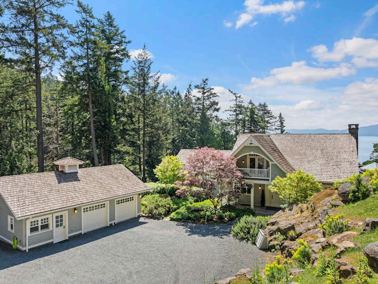 814 Beechwood Drive, Mayne Island, BC, V0N 2J2