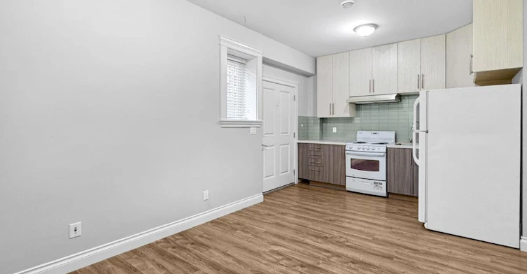 2765 E 54th Avenue, Vancouver, BC, V5S 1Y1 - 2