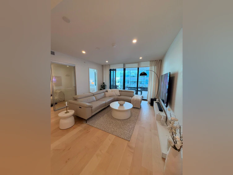 515-135 E 13th Street, North Vancouver, BC, V7L 0J8