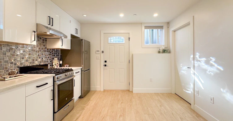 2723 Turner Street, Vancouver, BC, V5K 2G8 - 2