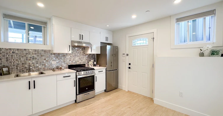 2723 Turner Street, Vancouver, BC, V5K 2G8 - 3