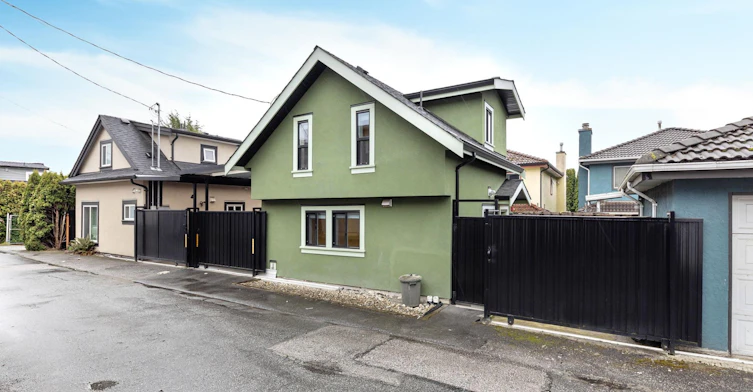 1477 E 61st Avenue, Vancouver, BC, V5P 2J5 - 2