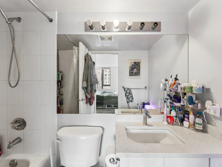 1209-3588 Crowley Drive, Vancouver, BC, V5R 6H3 - 8