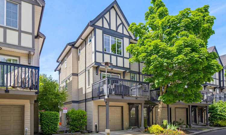 42-8385 Delsom Way