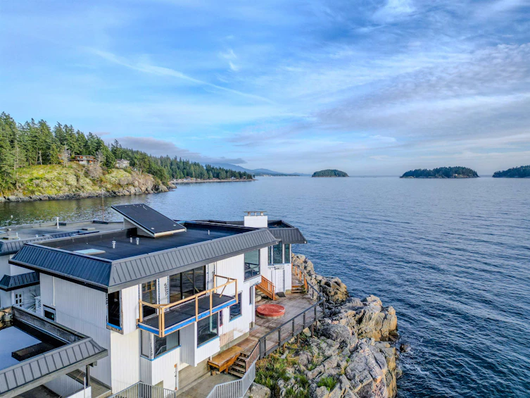 5482 Hill Road, Halfmoon Bay, BC, V7Z 0N2 - 5