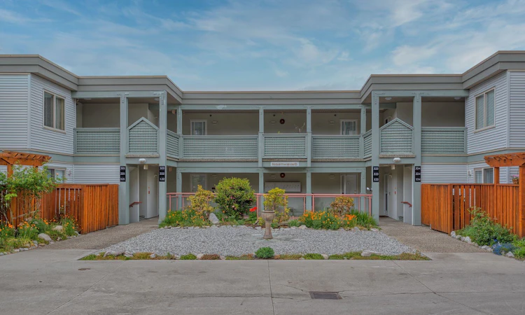 121-5780 Trail Avenue