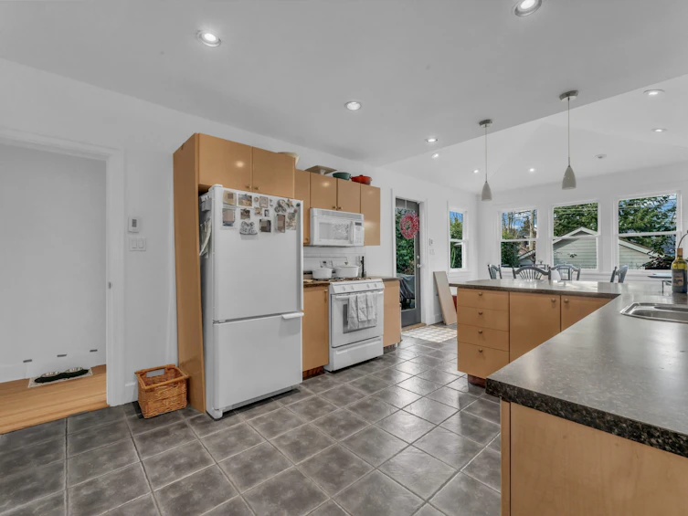 295 W 23rd Avenue, Vancouver, BC, V5Y 2H2 - 10