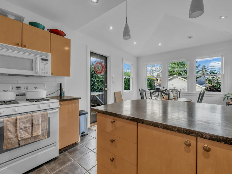 295 W 23rd Avenue, Vancouver, BC, V5Y 2H2 - 11