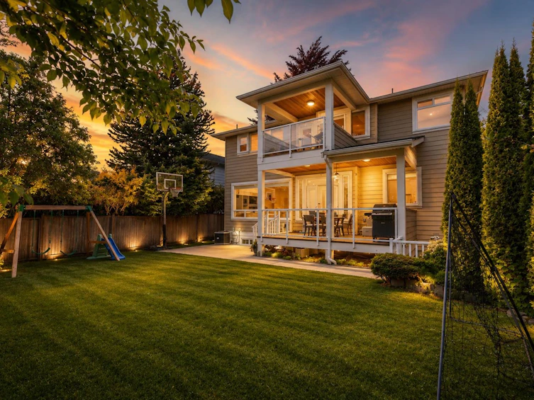 481 W Windsor Road, North Vancouver, BC, V7N 2N5 - 3