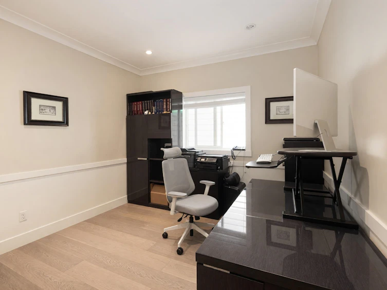 481 W Windsor Road, North Vancouver, BC, V7N 2N5 - 11