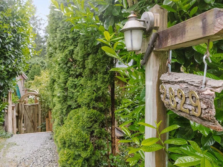 2829 Lower Road, Roberts Creek, BC, V0N 2W4 - 35