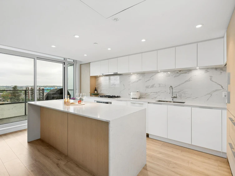 611-1500 Fern Street, North Vancouver, BC, V7J 0E6 - 11