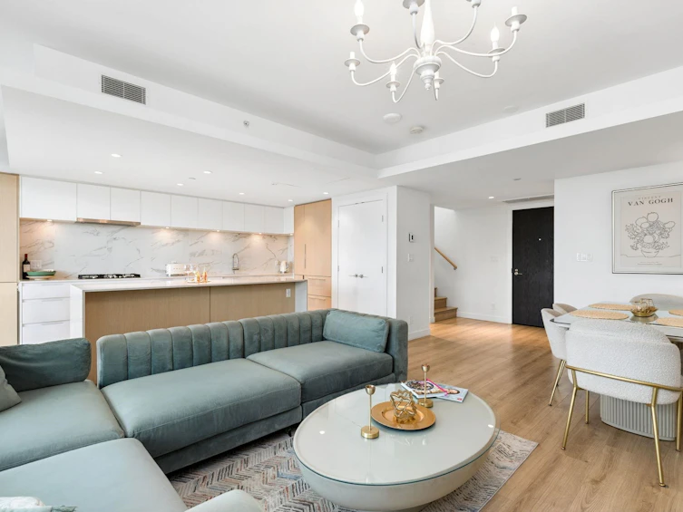 611-1500 Fern Street, North Vancouver, BC, V7J 0E6