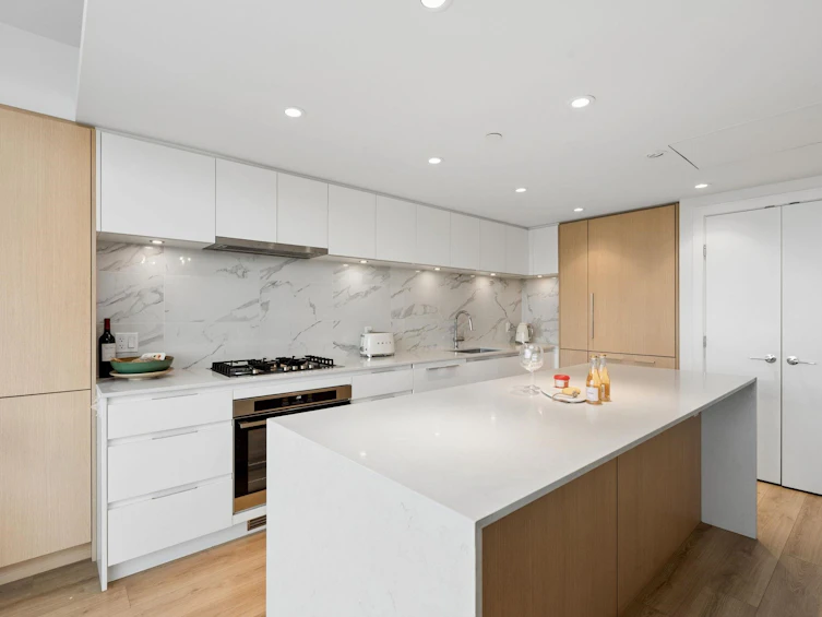 611-1500 Fern Street, North Vancouver, BC, V7J 0E6 - 12