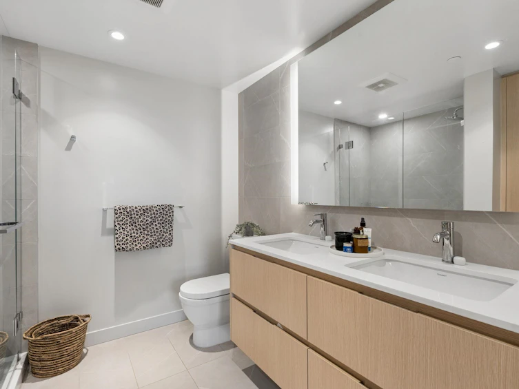 611-1500 Fern Street, North Vancouver, BC, V7J 0E6 - 21
