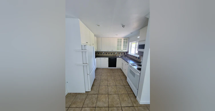 15439 Oxenham Avenue, Surrey, BC, V4B 2J2