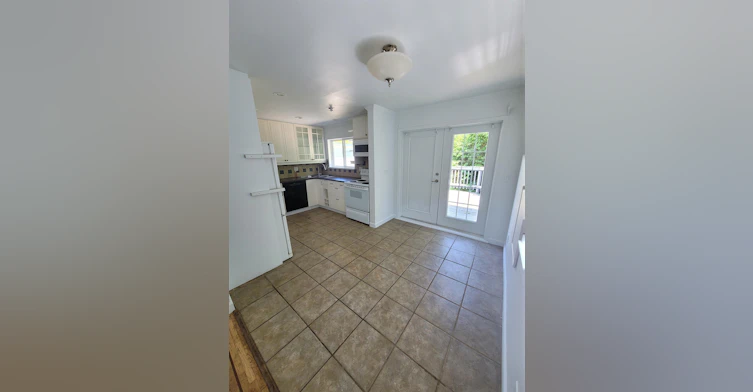 15439 Oxenham Avenue, Surrey, BC, V4B 2J2 - 3