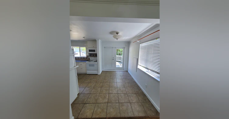 15439 Oxenham Avenue, Surrey, BC, V4B 2J2 - 2