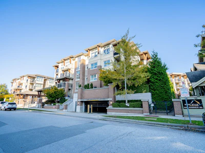 309-6828 Eckersley Road - 3