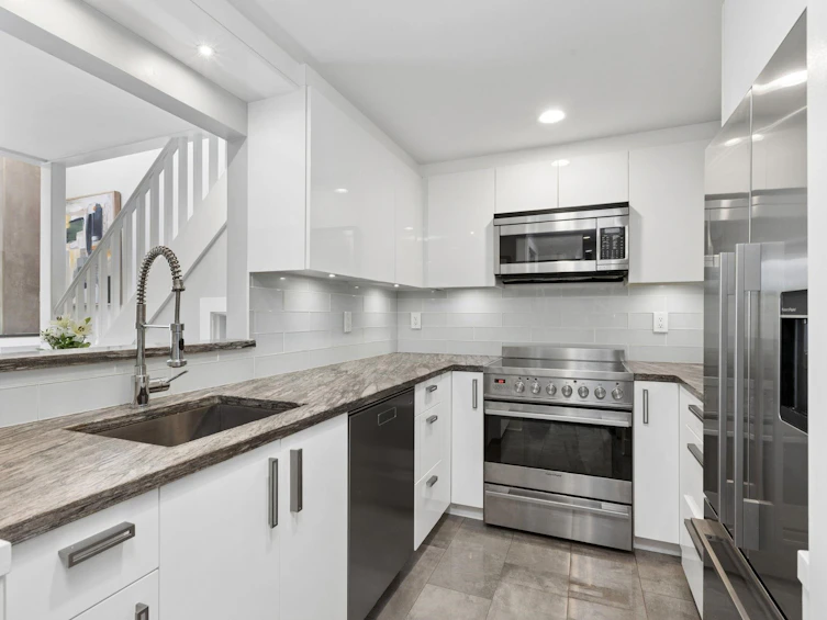 303-1702 Chesterfield Avenue, North Vancouver, BC, V7M 2P1 - 13