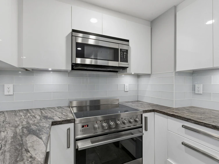 303-1702 Chesterfield Avenue, North Vancouver, BC, V7M 2P1 - 14