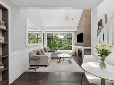 303-1702 Chesterfield Avenue - 3