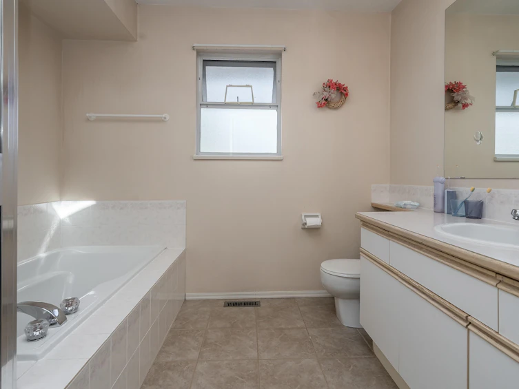 15911 111 Avenue, Surrey, BC, V4N 1C8 - 23