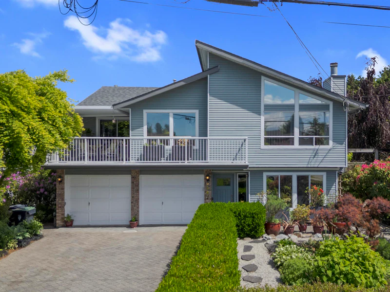 9262 213th Street, Langley BC V1M 1L2