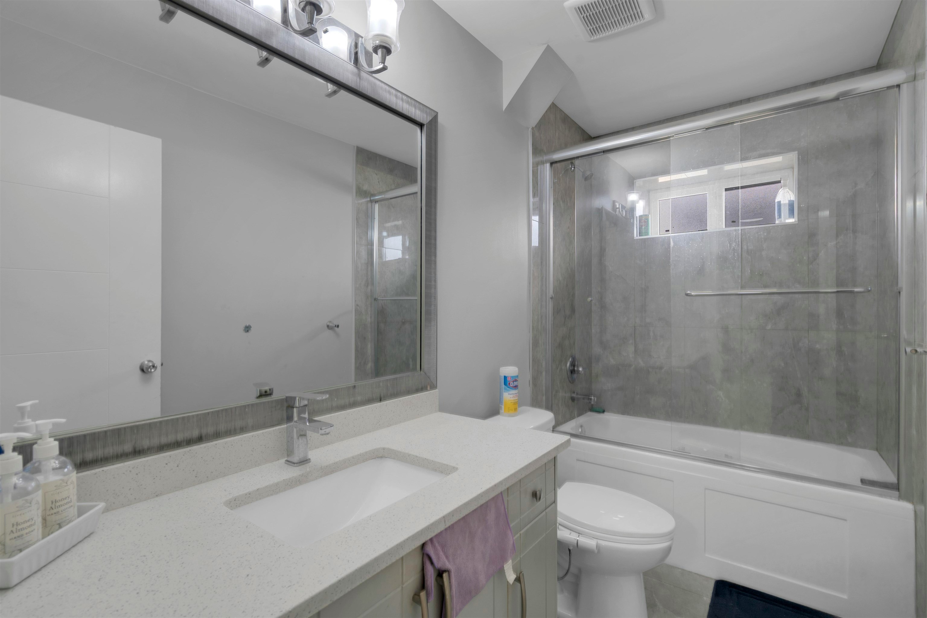 2725 Lefeuvre Road, Abbotsford, BC, V4X 1H5 - 26