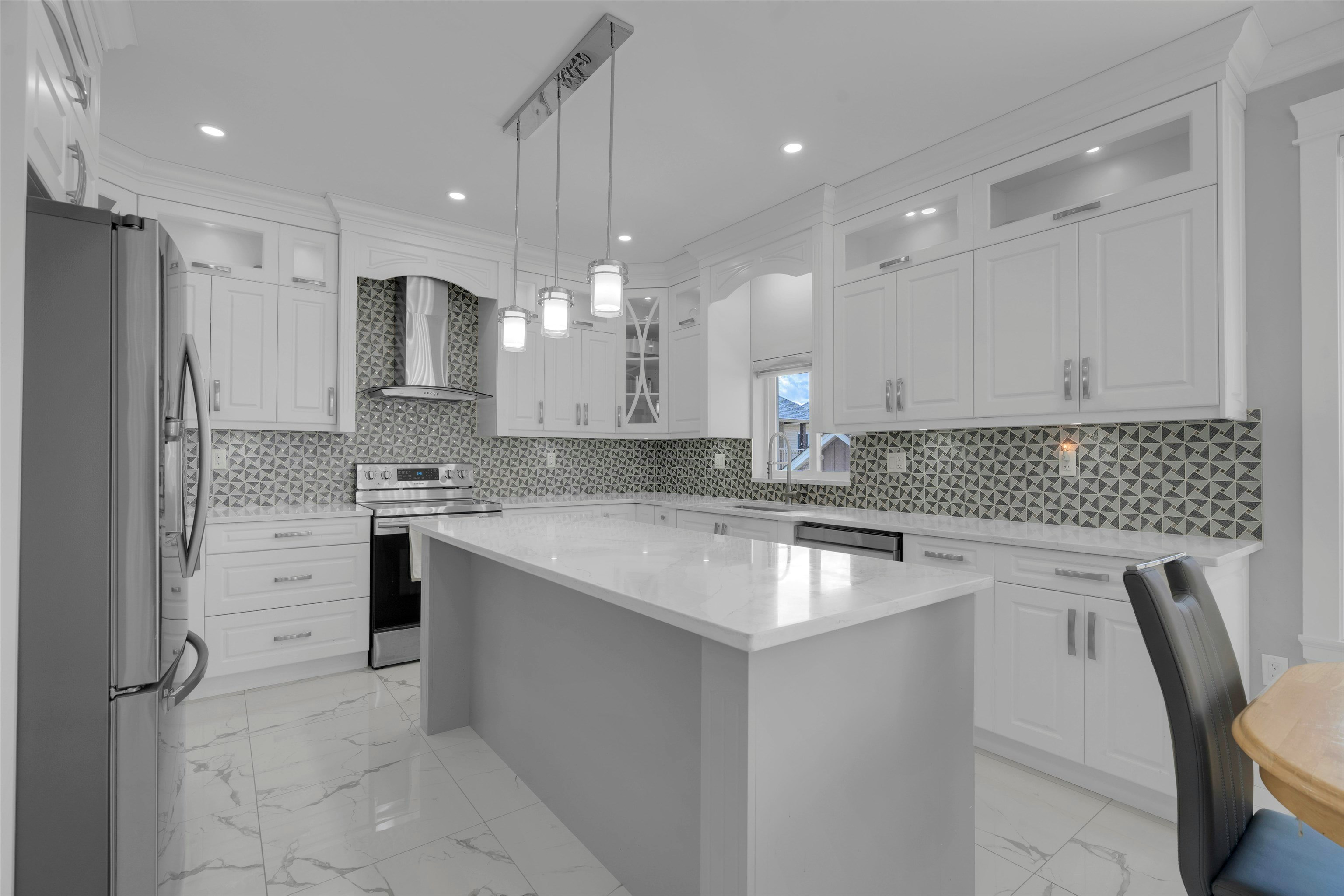 2725 Lefeuvre Road, Abbotsford, BC, V4X 1H5 - 7