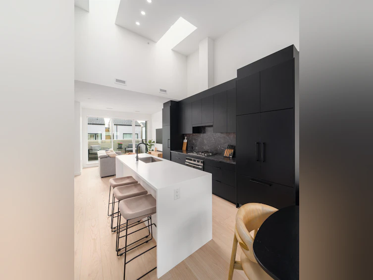 228-650 E 2nd Street, North Vancouver, BC, V7L 1E3 - 22