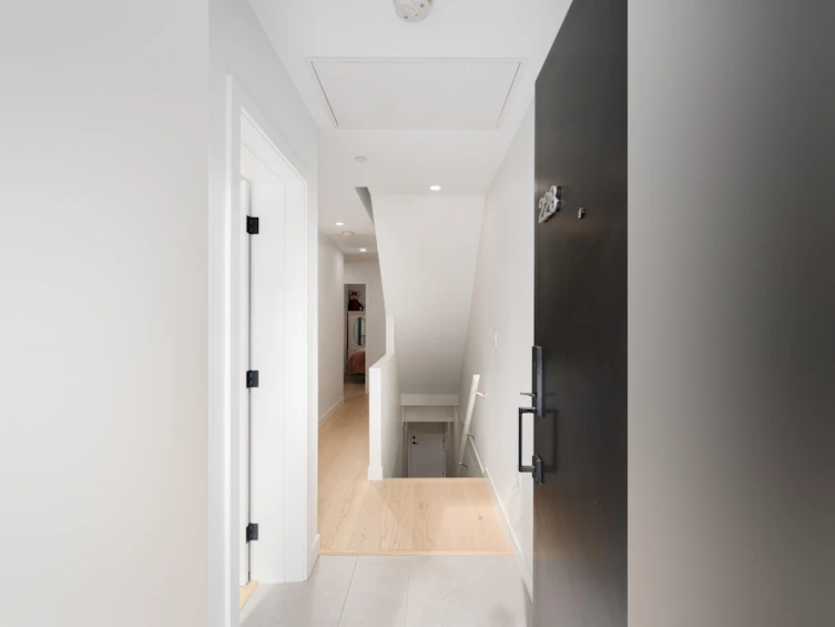 228-650 E 2nd Street, North Vancouver, BC, V7L 1E3 - 5