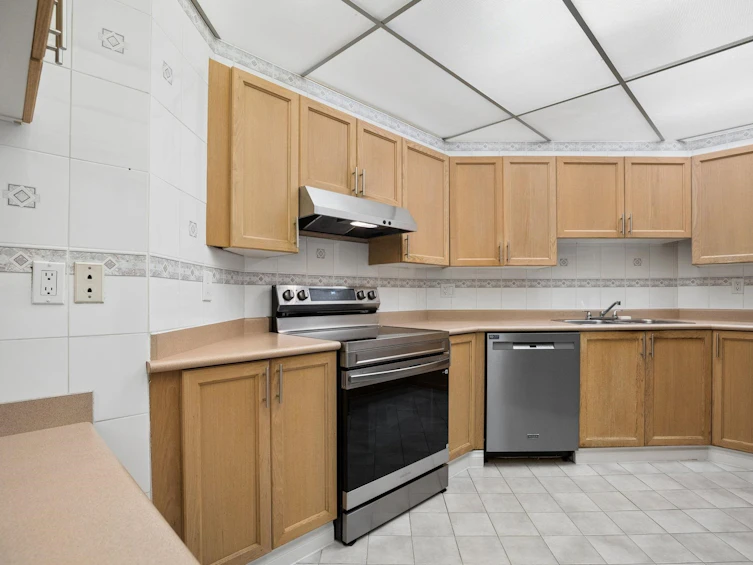 225-1150 Quayside Drive, New Westminster, BC, V3M 6E1 - 15