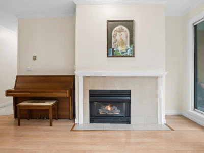 225-1150 Quayside Drive - 5