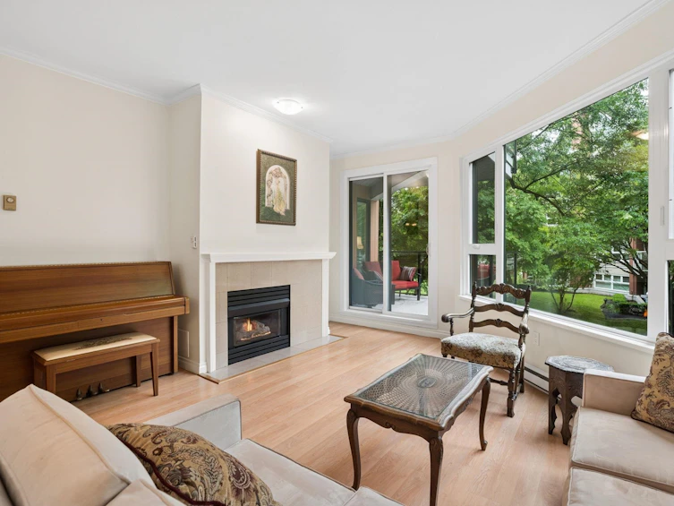225-1150 Quayside Drive, New Westminster, BC, V3M 6E1 - 3