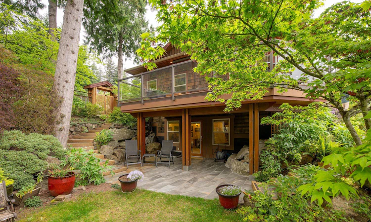 960 Harbour View Place