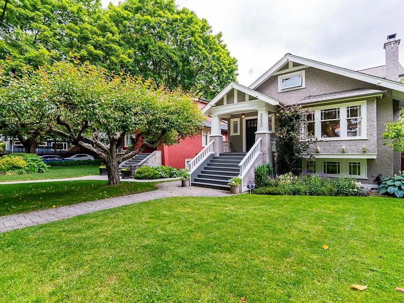 2230 Waterloo Street, Vancouver BC V6R 3H3