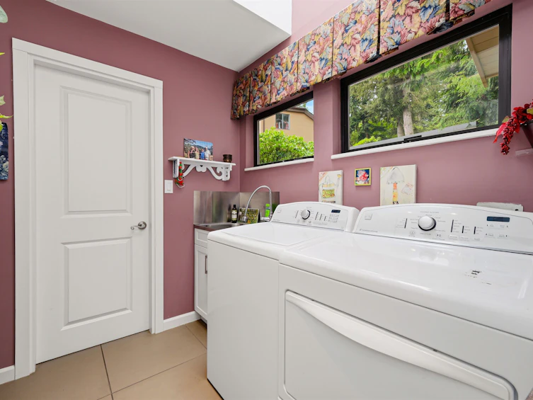 1584 Look Out Point, North Vancouver, BC, V7G 1X9 - 27