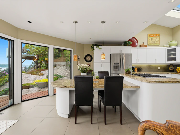 1584 Look Out Point, North Vancouver, BC, V7G 1X9 - 11