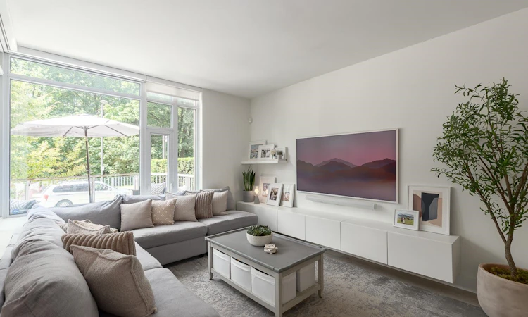 105-680 Seylynn Crescent