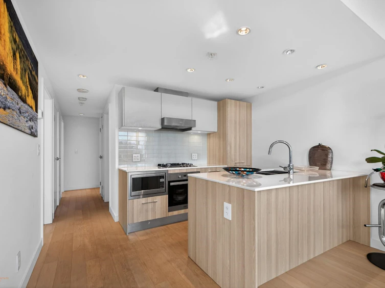 312-2220 Kingsway, Vancouver, BC, V5N 2T7 - 8