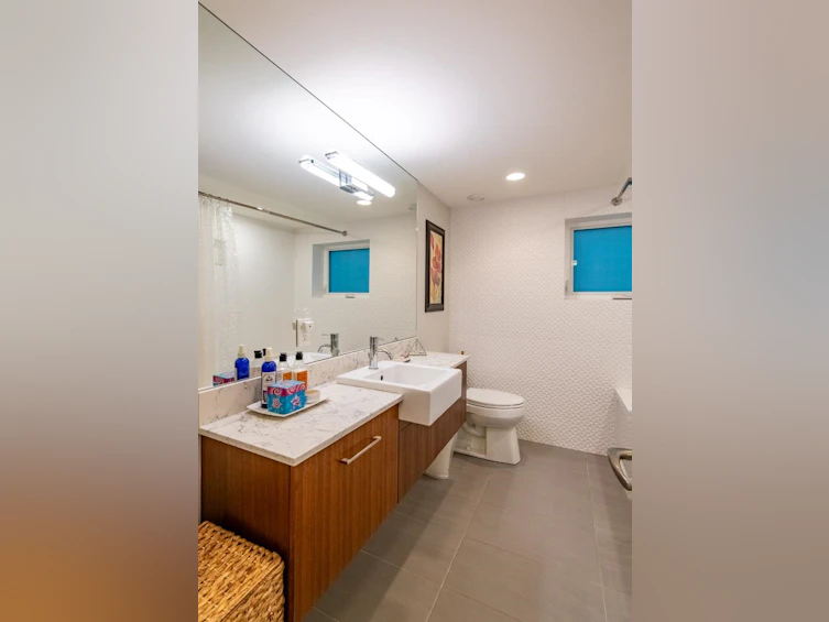 412 W 21st Avenue, Vancouver, BC, V5Y 2E7 - 28