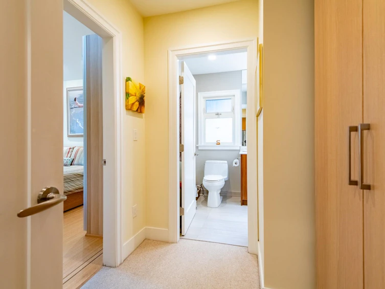 412 W 21st Avenue, Vancouver, BC, V5Y 2E7 - 12