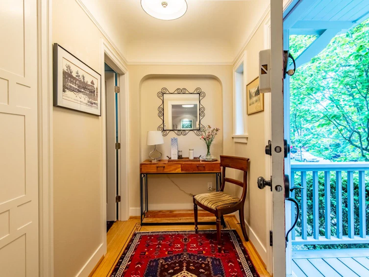 412 W 21st Avenue, Vancouver, BC, V5Y 2E7 - 2