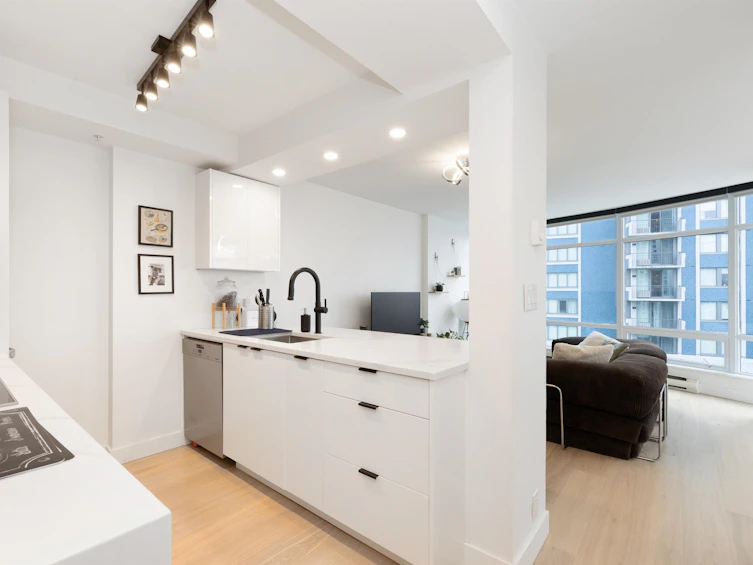 1203-1200 Alberni Street, Vancouver, BC, V6E 1A6 - 11